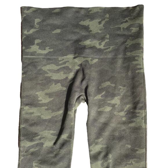 Spanx Leggings Look at Me Now Seamless Camo Camouflage Green Size Extra Small - Picture 7 of 11
